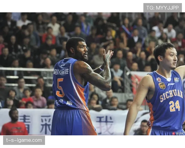 约什·史密斯挡拆提升篮下得分效率显著优于上赛季